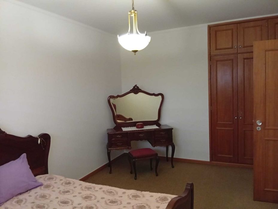 Quartos em vivenda