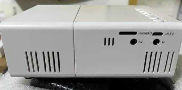 New LED Mini Projector446637858987724801