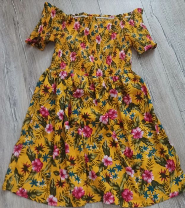 Sukienka damska w kwiaty