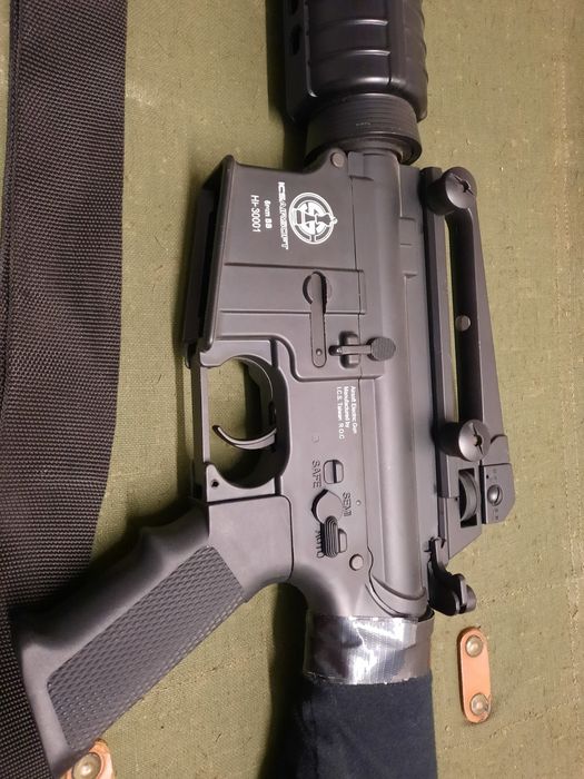 Réplica Airsoft M16 ICS Sportline