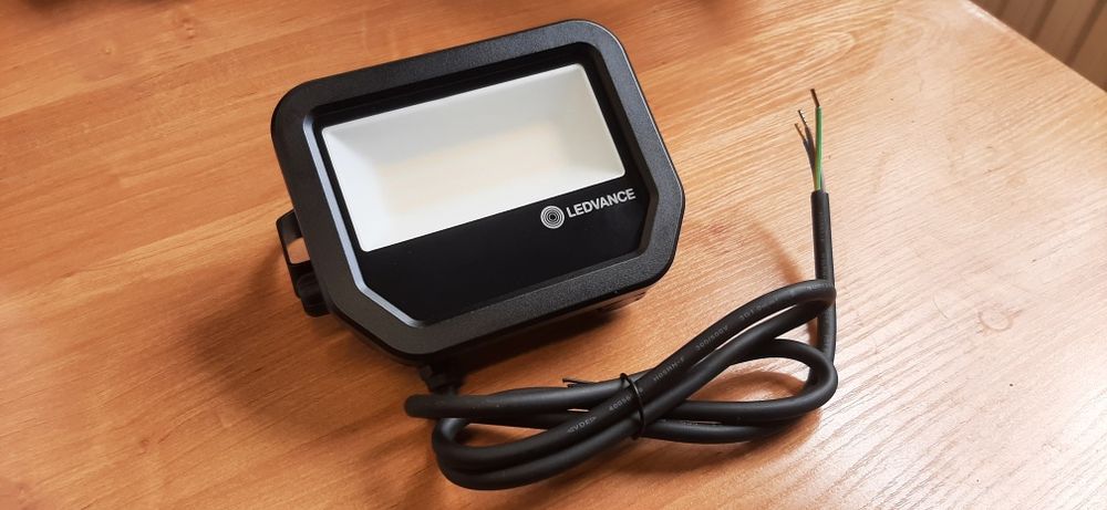 Naświelacz LED Ledvance 17W IP66 145lm/W