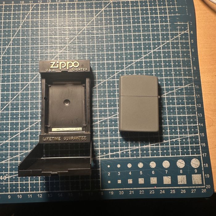 Isqueiro zippo matte cinza modelo 223zb