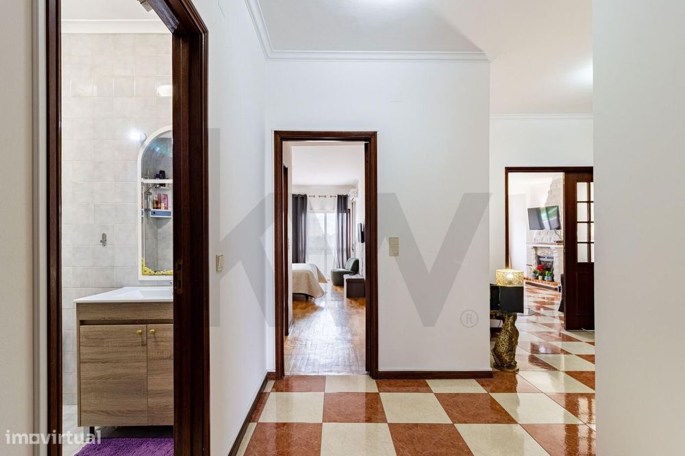 Apartamento T3 em São João da Madeira - com varandas, Localização Estr