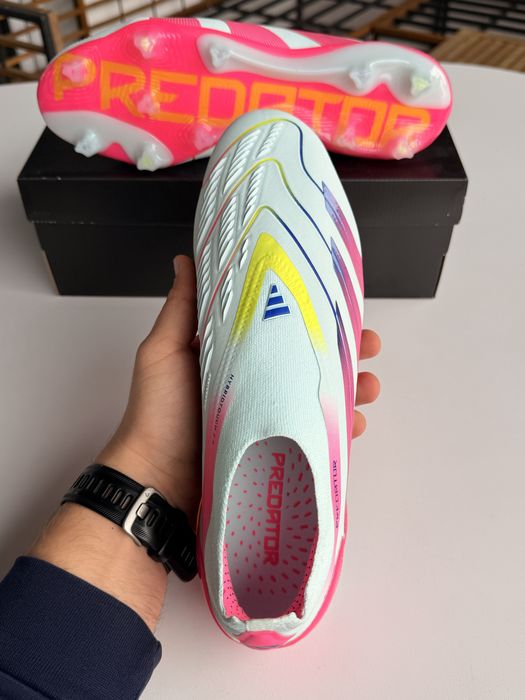 Profesjonalne buty Adidas Predator 45 1/3