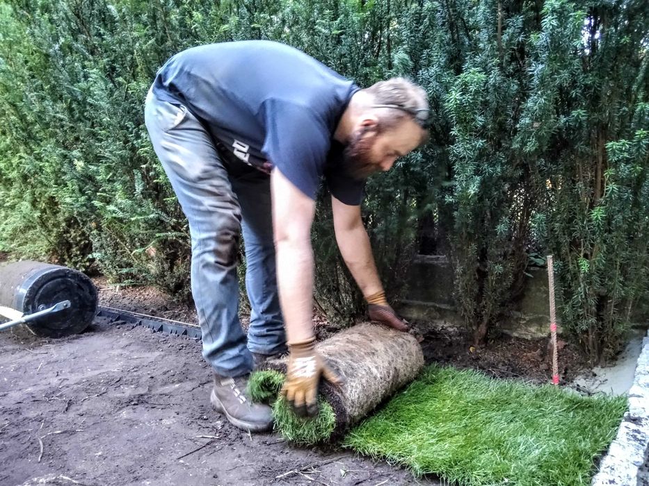 Usługi Ogrodnicze, koszenie i zakładanie trawników, glebogryzarka