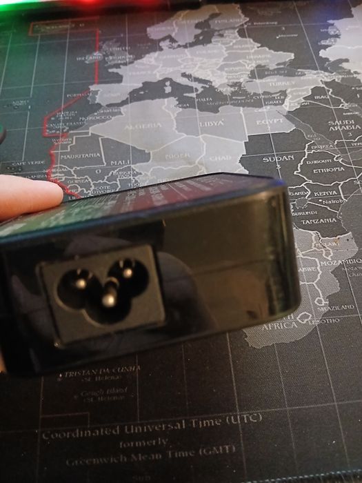 Зарядка для ноутбука