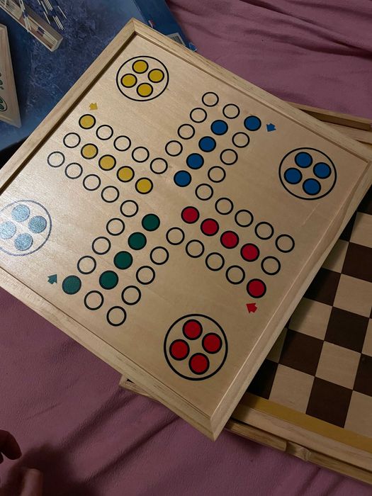 Caixa com diversos jogos