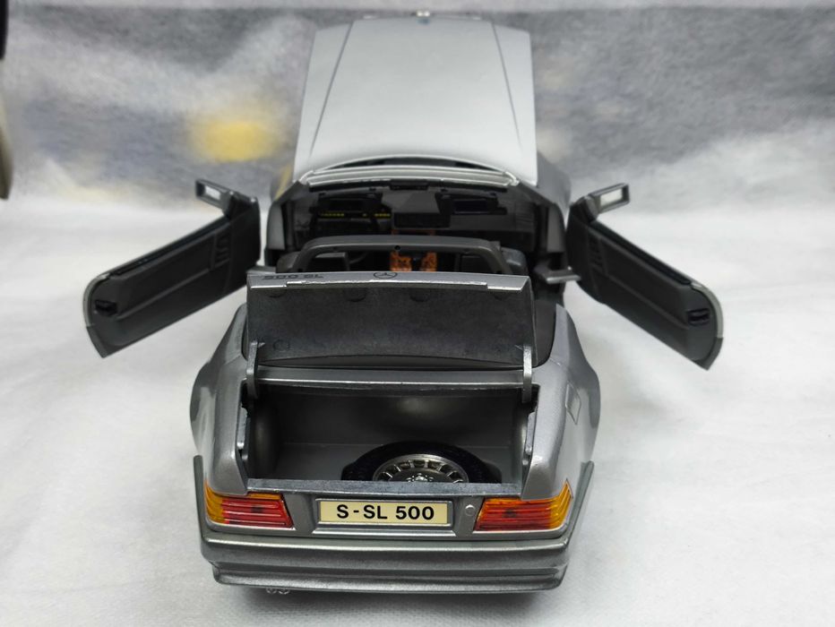 Модель Mercedes-Benz 500 SL (1989) 1/18 Maisto Grey Thailand