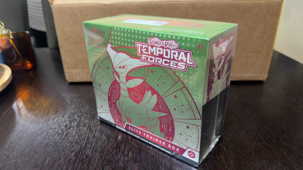 Pokemon TCG: TEMPORAL FORCES  Elite Trainer Box