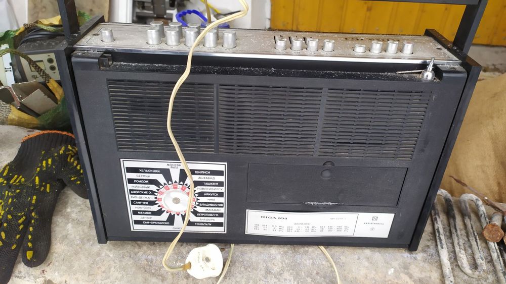 Радиоприёмник Рига 104,  СССР.