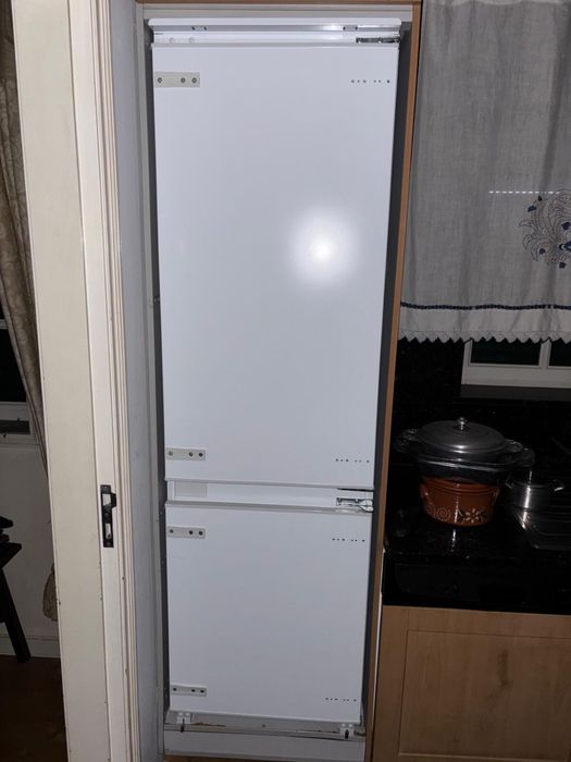 Frigorifico com pouco uso