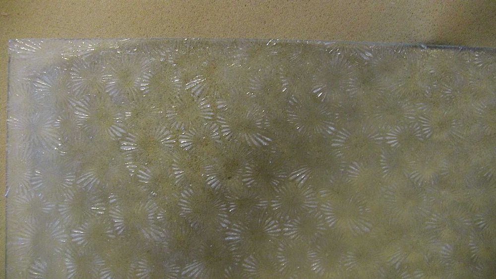 Стекло узорчатое 46,5 х 63 см. 4мм