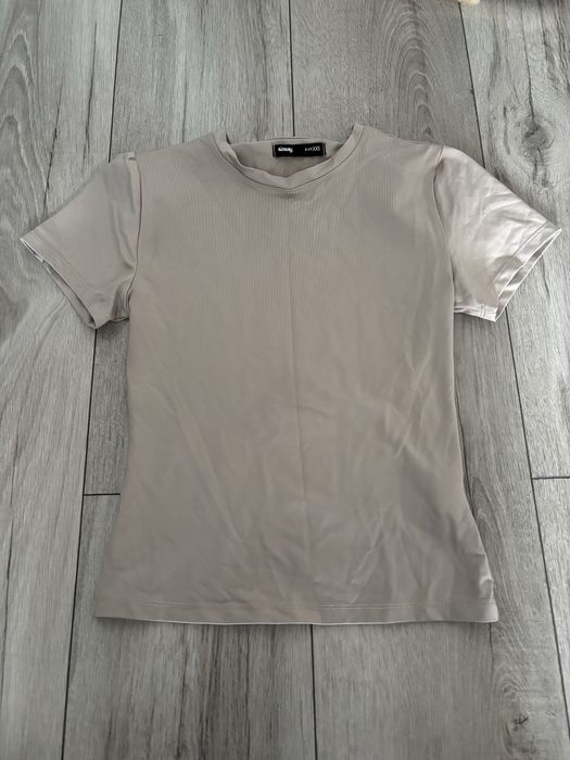T shirt beżowy elegancki lub na codzien