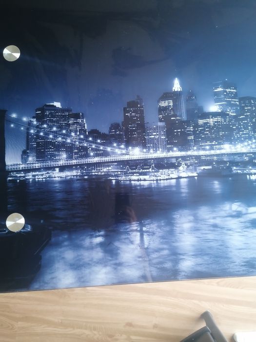 Mesa de alavanca + quadro + candeeiro alusivos a New York