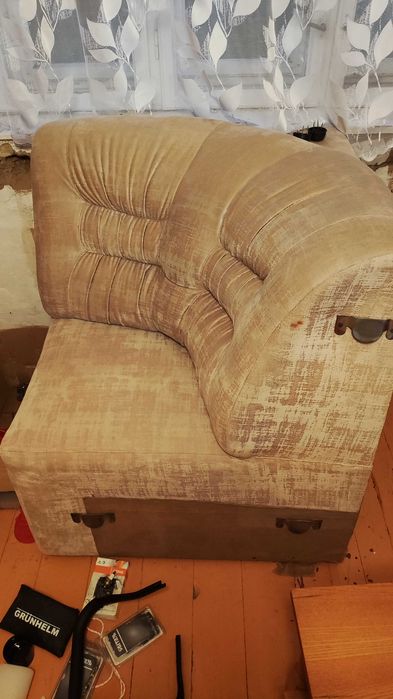 Угололок мягкий з дивана