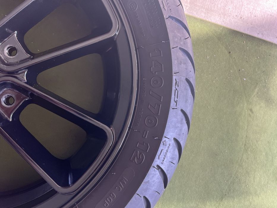 Par de Jantes SIP Series Pordoi 12" Vespa GTS / GTV c/ Pneus Michelin