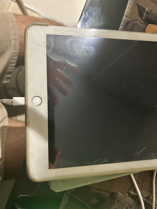 iPad 6ª Geração 128GB + Capa — Bateria 90%