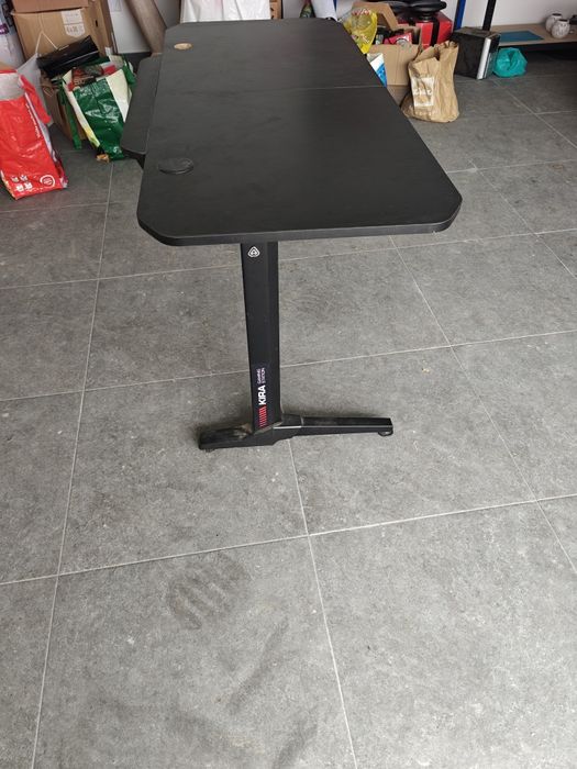 Mesa gaming + Cadeira gaming