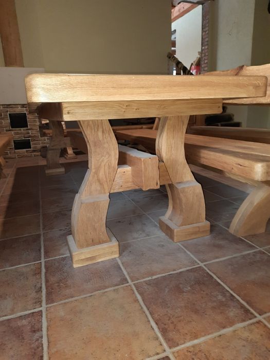 Продам стіл  дубовий з лавками