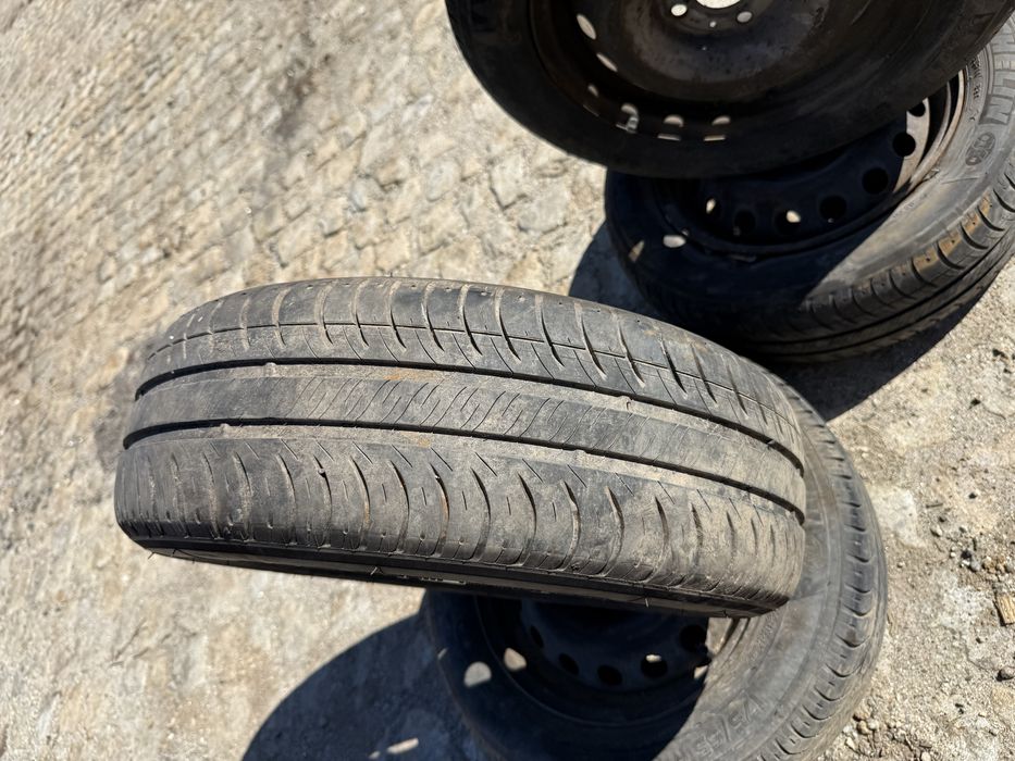 Pneus Michelin 175/65 R14 82T - usados