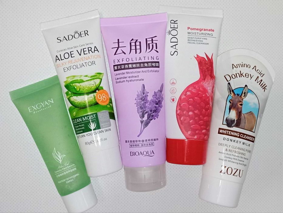 Пінка для вмивання , гель ,пілінг скатка для обличчя