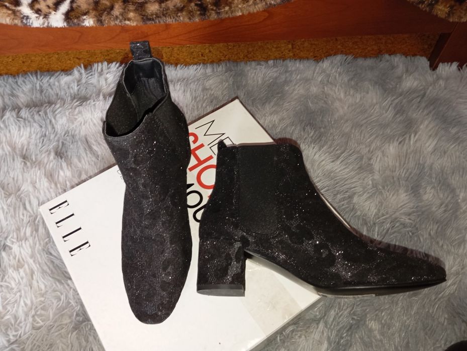 Botins Pretos Leopardo com detalhes em Brilho