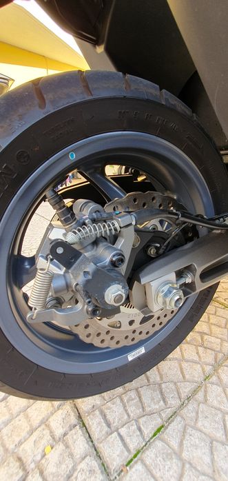 Kymco ak 550 maxi-scooter