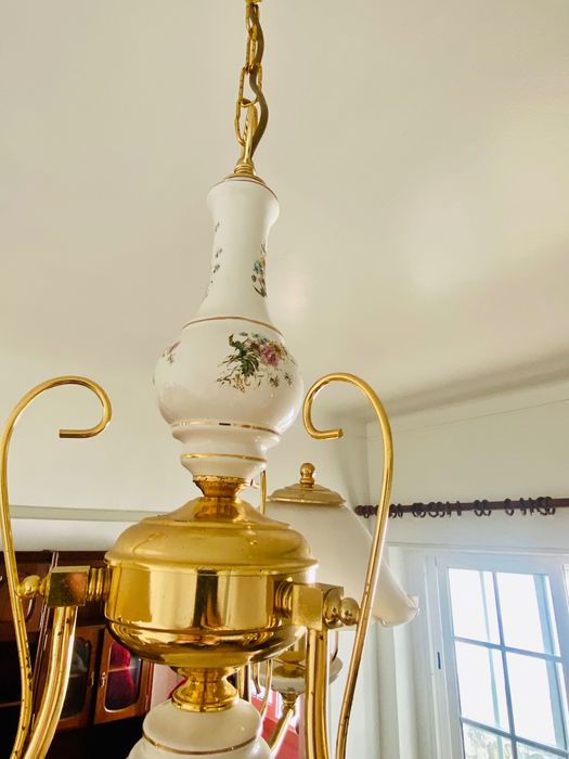 Candeeiro de teto com porcelana