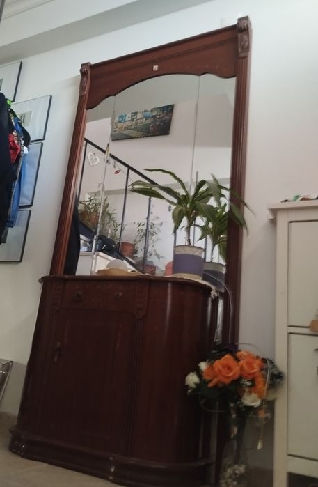 Aparador com espelho entrada ou sala