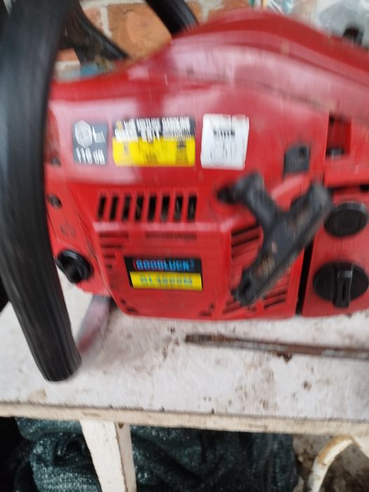 Продам бензопилу