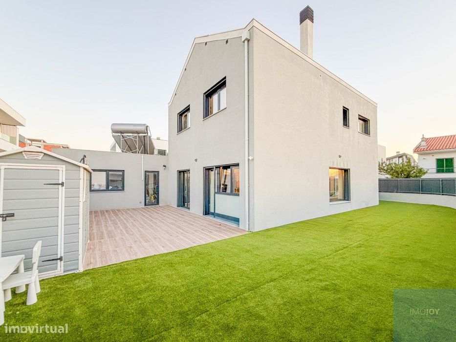 Moradia Isolada T4 com Jardim em Trajouce