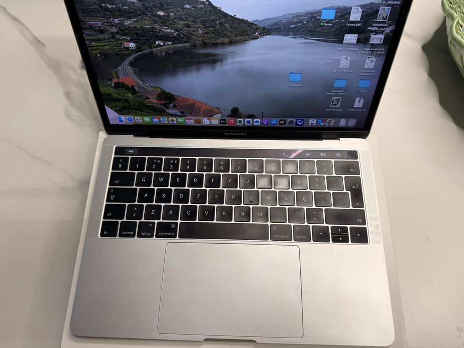 Macbook Pro 13” 2016 Touch Bar com 4 portas Thunderbolt