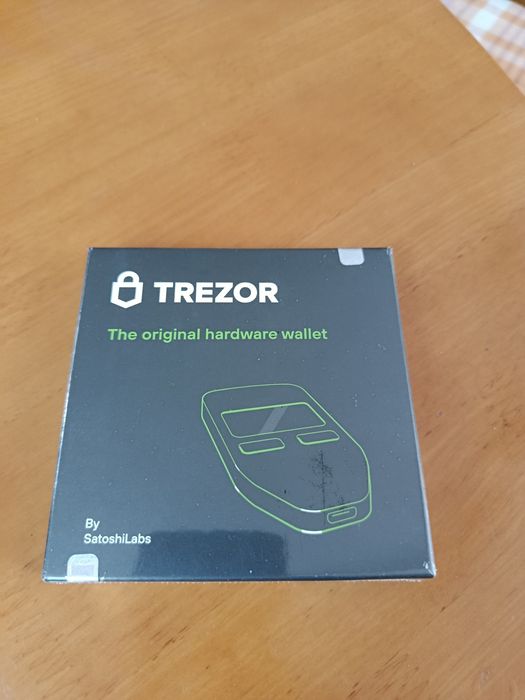 TREZOR аппаратный криптовалютный кошелек