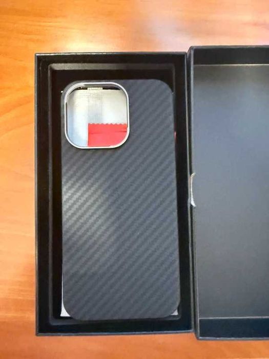 iPhone 16 PRO real carbon fibre case