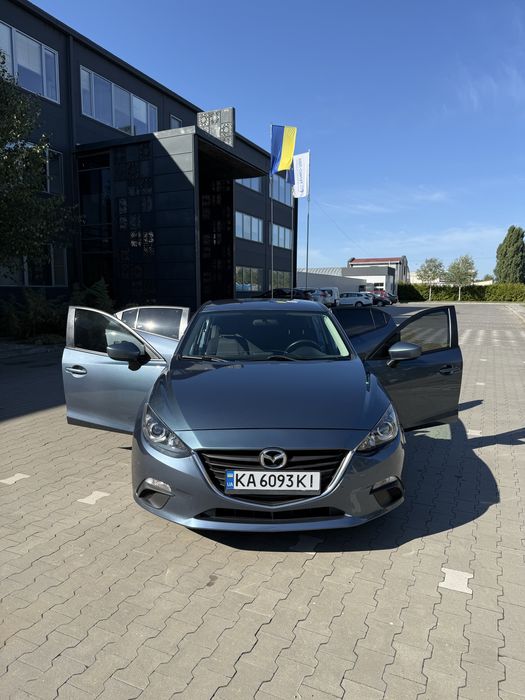 Продам Mazda 3 2015