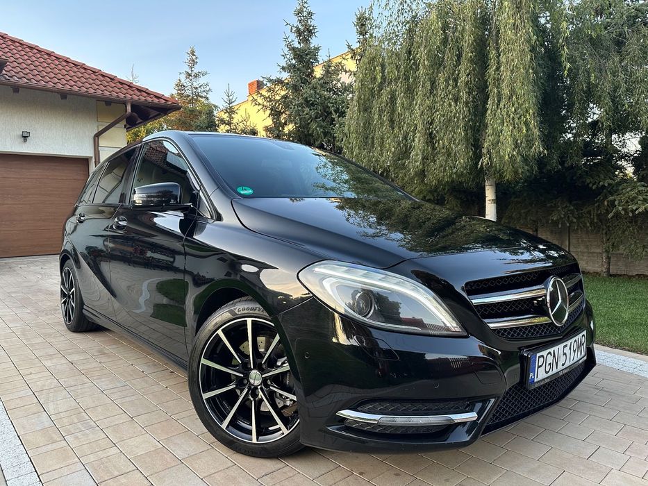 Mercedes-Benz Klasa B Dwa komplety kół Pakiet Night
