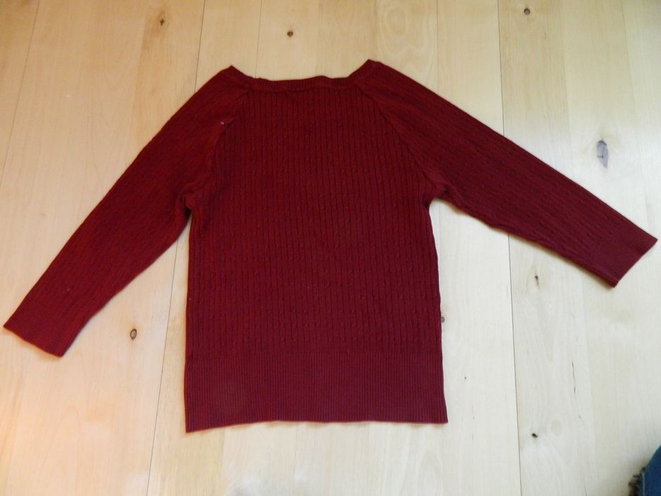 Бордова осіння кофта