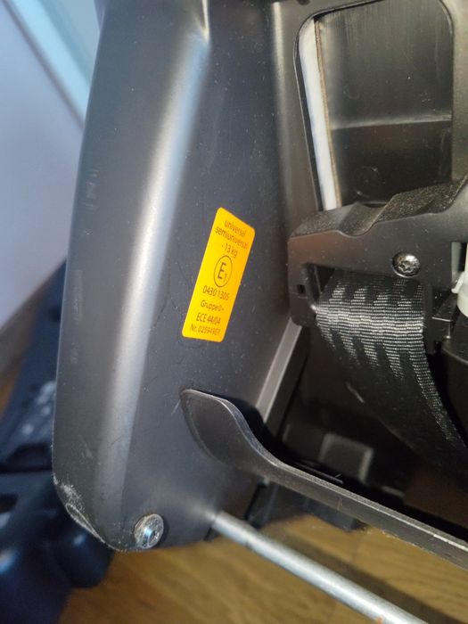 Fotelik recaro privia z bazą.