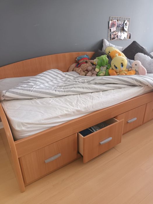 Cama de solteiro com 4 gavetoes