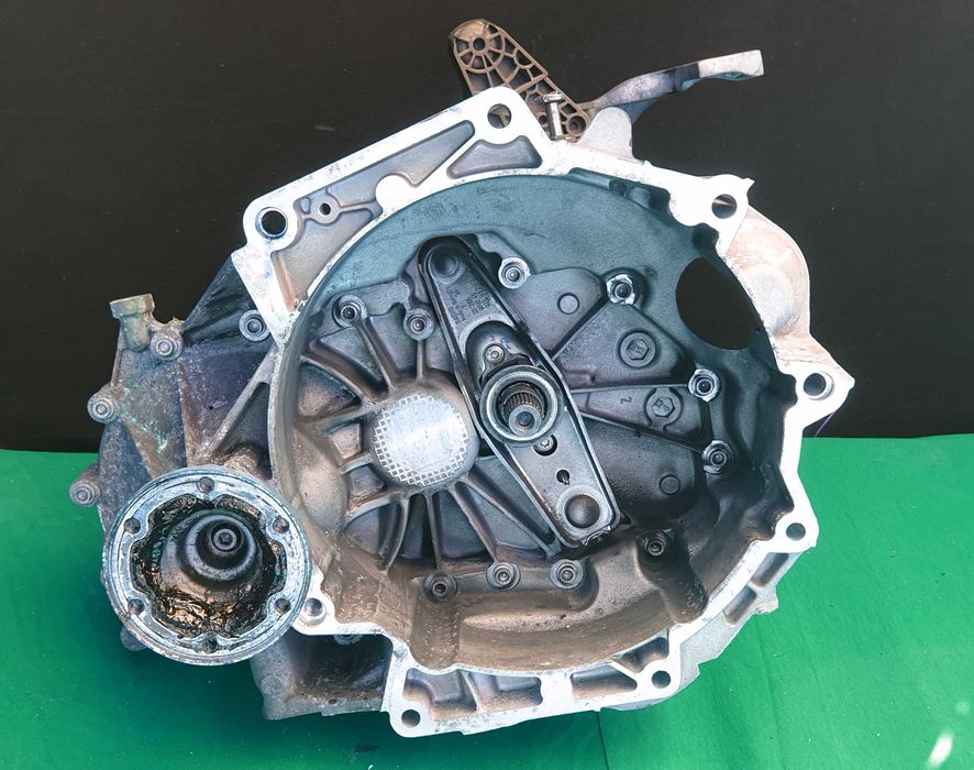 Кпп GX2 1.6 MPI FVH JHT LVN Коробка передач Гольф 5 Октавія а5 Джетта