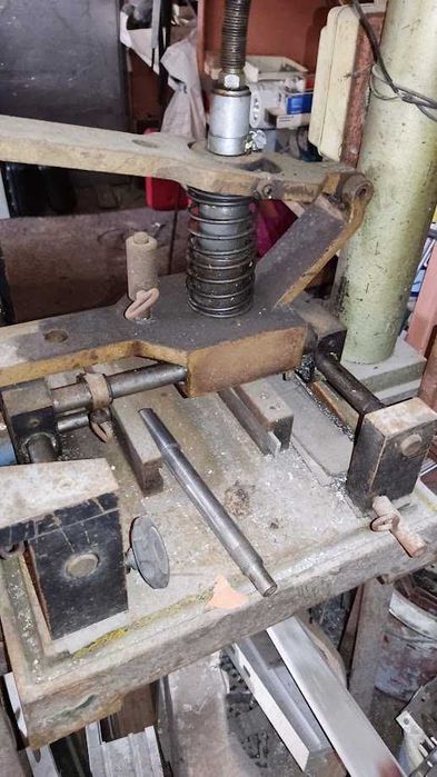 Máquina de Serralharia Velocette – Ideal para Caixilharia e Perfuração