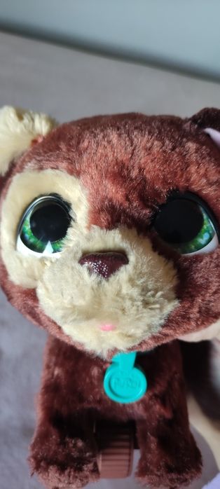 Cãozinho de passeio FurReal