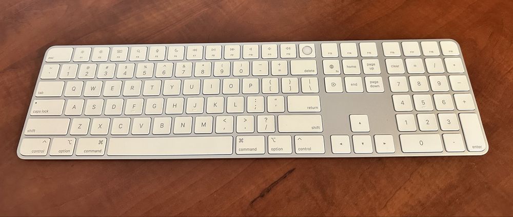 Клавіатура white Apple Magic Keyboard with touch id (a2520) — перша ціна