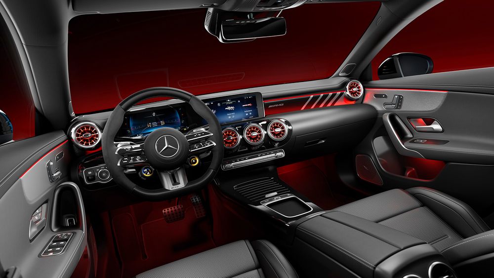 Mercedes CLA Coupe 2023 kokpit