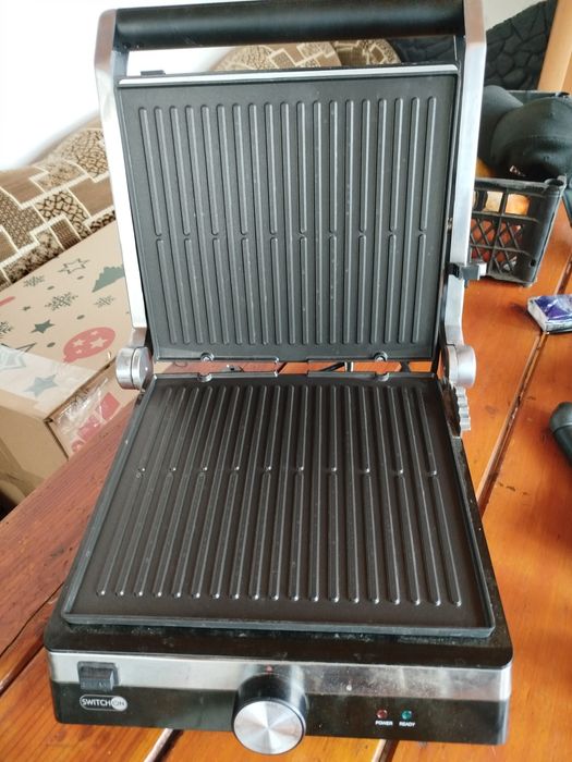 Прижимний гриль,сендвічниця