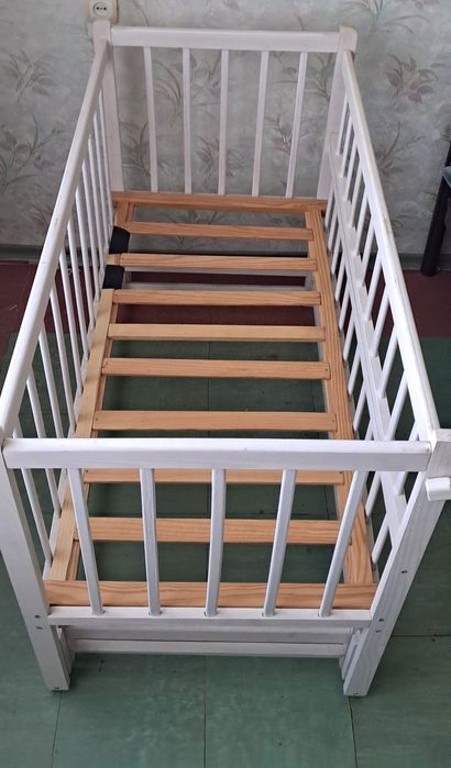 Дитяче ліжко з матрацом