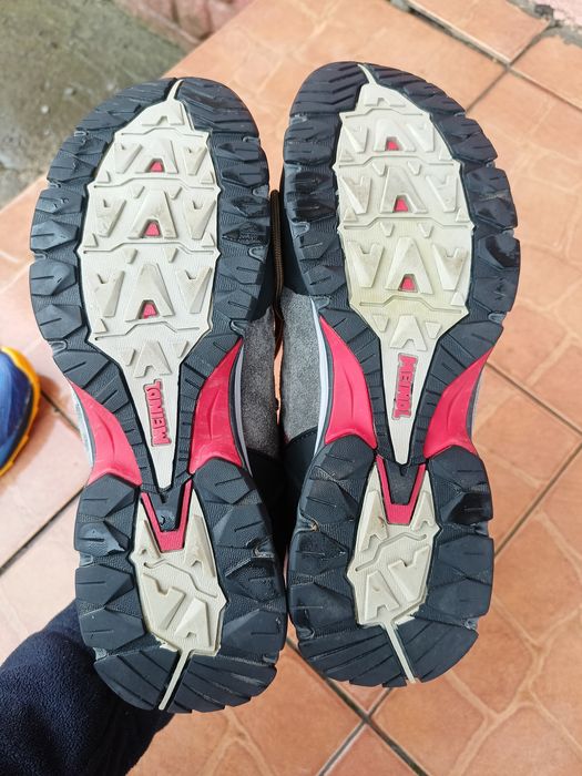 Продам трекінгові кросівки Maindl Ontario GTX