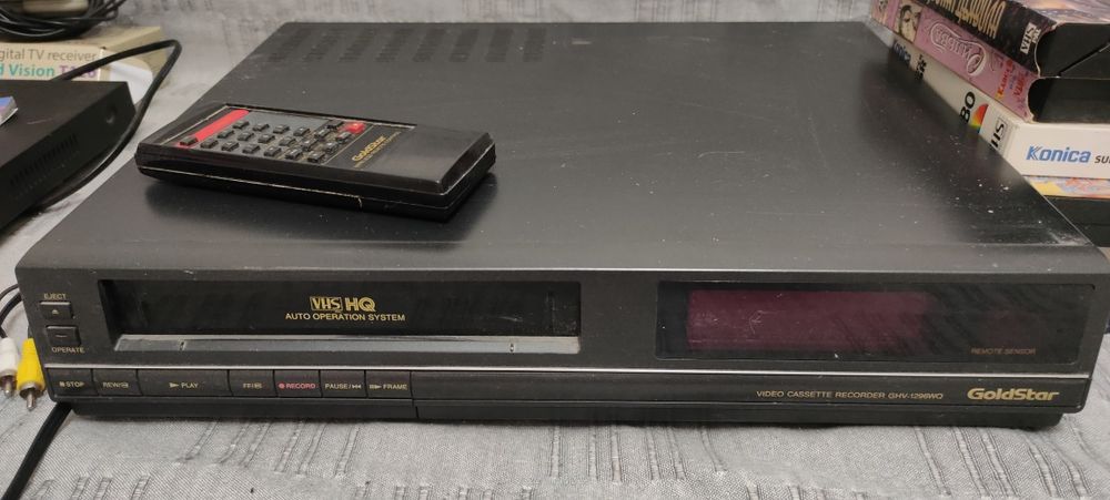 Видеомагнитофон кассетный