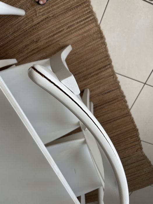 Mesa e cadeiras de sala jantar