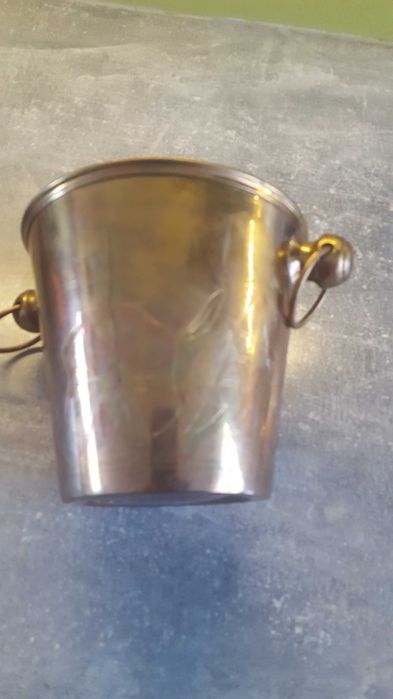 Sprzedam kubełek do lodu